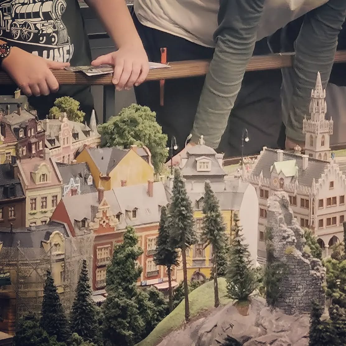 einige Gebäude im MiWuLa